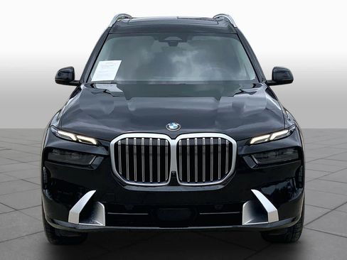 Used 2024 BMW X7 xDrive40i w/ Premium Package AWD/4WD image 4