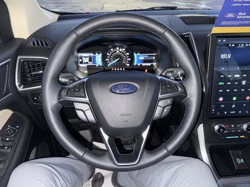 Certified 2024 Ford Edge SEL w/ Convenience Package image 26