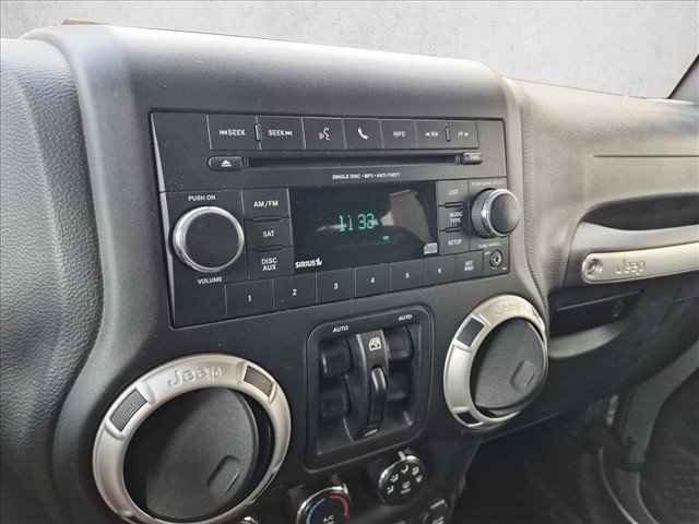 Used 2018 Jeep Wrangler Unlimited Rubicon w/ Connectivity Group AWD/4WD image 14