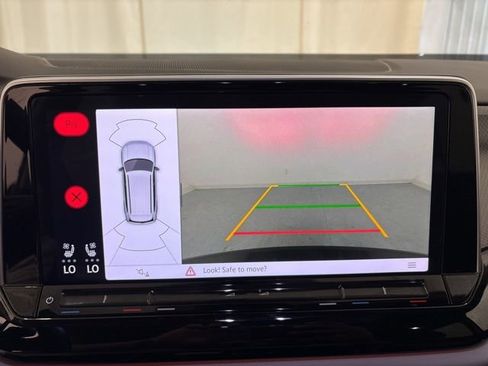 Used 2025 Volkswagen Atlas Peak Edition SE image 15