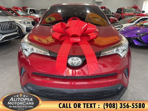 Used 2019 Toyota C-HR XLE FWD image 8