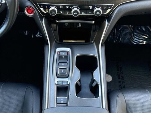 Used 2020 Honda Accord Touring image 16