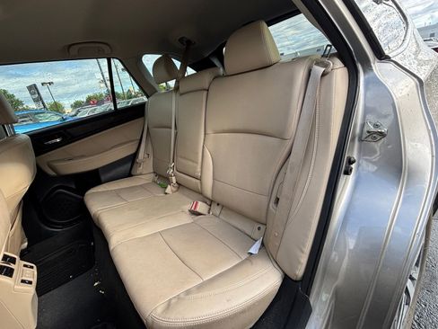 Used 2019 Subaru Outback 2.5i Limited AWD/4WD image 14