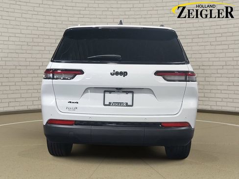 Used 2023 Jeep Grand Cherokee L Laredo AWD/4WD image 6