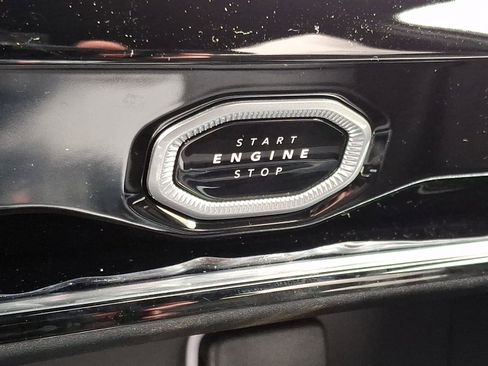 New 2026 Jeep Grand Cherokee Altitude image 14