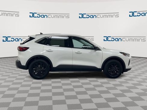 Used 2023 Ford Escape Active AWD/4WD image 9