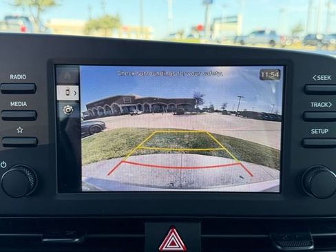 Used 2025 Hyundai Elantra Sport image 16