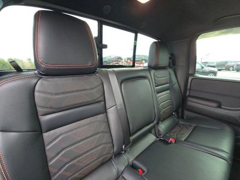 Used 2025 Nissan Frontier PRO-4X w/ Pro Premium Package image 15