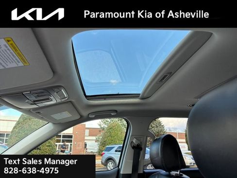 Used 2022 Kia Telluride S image 13