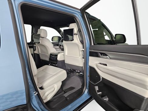 New 2026 Jeep Grand Wagoneer Limited w/ Rear Seat Video Group I AWD/4WD image 36