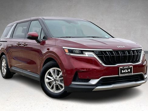 Certified 2024 Kia Carnival LX image 20