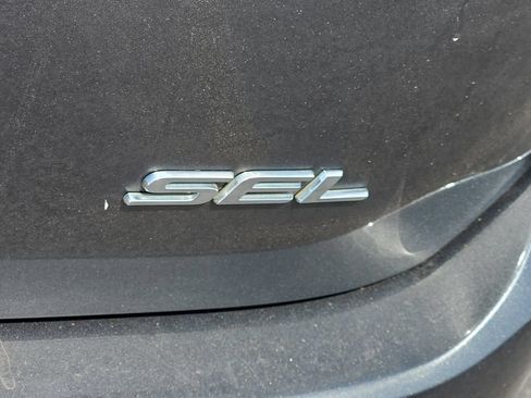 Used 2017 Ford Edge SEL w/ Equipment Group 201A FWD image 15