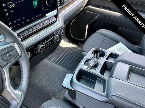 Used 2024 Chevrolet Silverado 1500 LT image 18