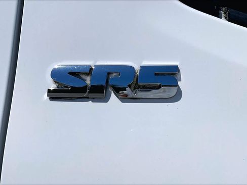 Used 2016 Toyota Tacoma SR5 w/ SR5 Appearance Package (SN) AWD/4WD image 30