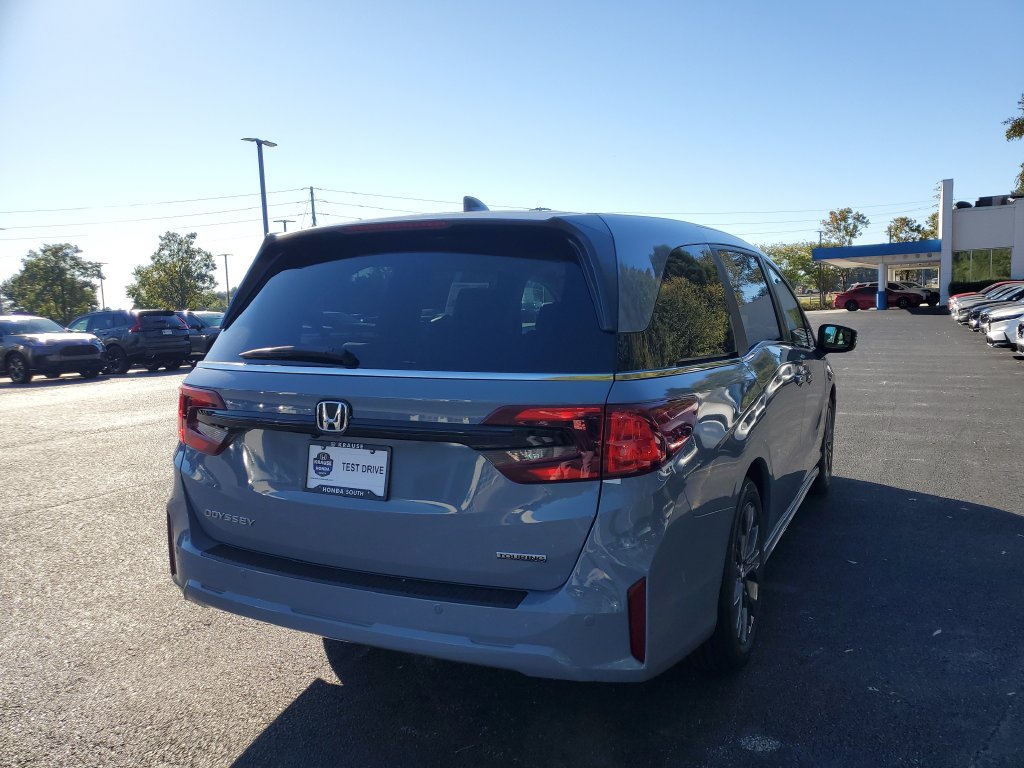 New 2027 Honda Odyssey Touring image 7
