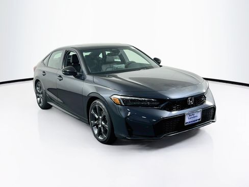 Used 2025 Honda Civic Sport Touring image 3