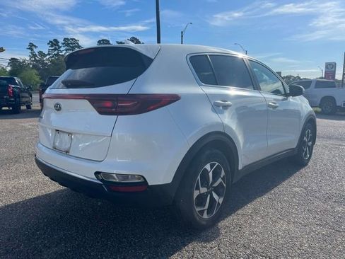 Used 2022 Kia Sportage LX image 4
