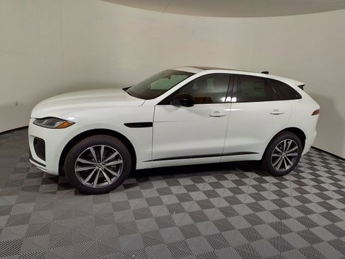 Used 2026 Jaguar F-PACE R-Dynamic S image 2
