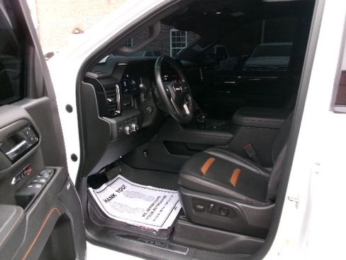 Used 2023 GMC Sierra 1500 AT4 w/ AT4 Premium Package image 17