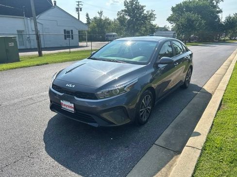 Certified 2023 Kia Forte LXS FWD image 6