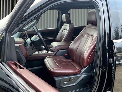 Used 2024 Ford Expedition Limited image 25