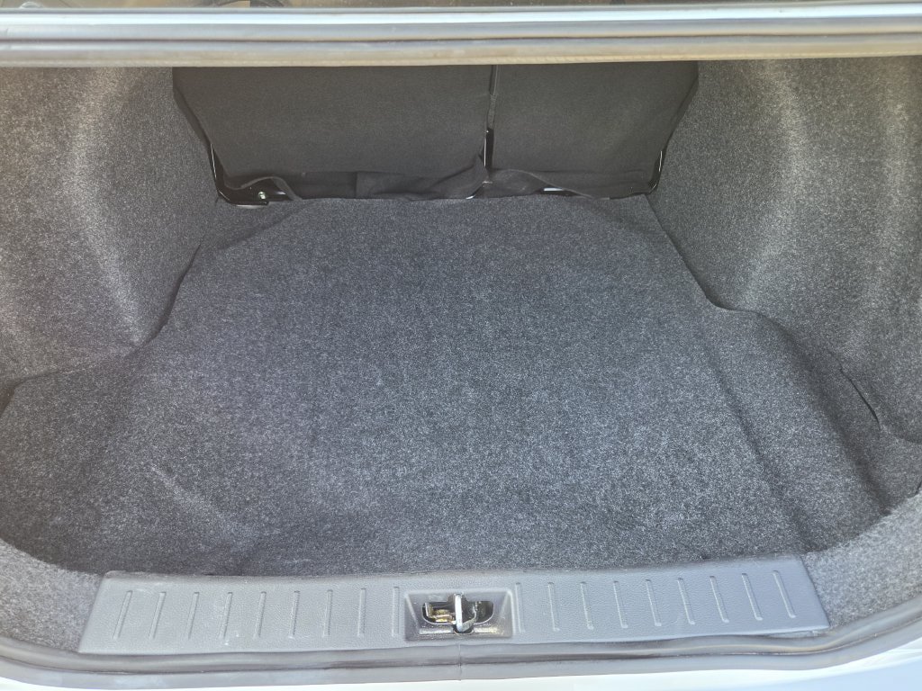 Used 2025 Nissan Versa SV FWD image 27