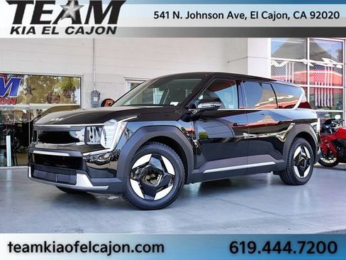 Certified 2024 Kia EV9 Light Long Range RWD image 2