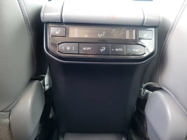 Used 2023 Toyota Highlander Platinum AWD/4WD image 23