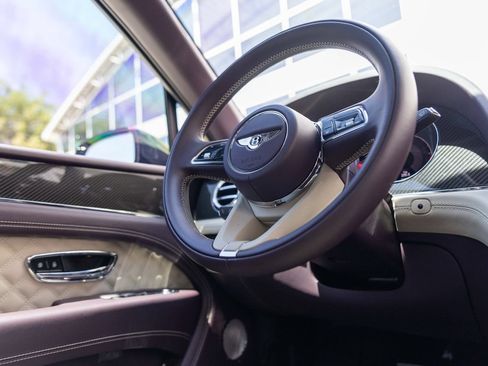 Certified 2023 Bentley Bentayga AWD/4WD image 72