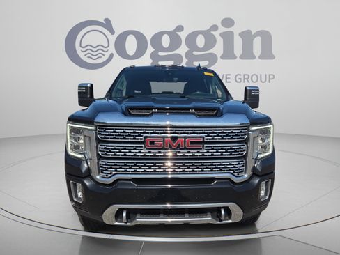 Used 2022 GMC Sierra 2500 Denali w/ Denali Black Diamond Edition AWD/4WD image 8