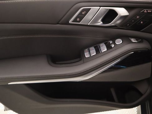 New 2025 BMW X7 xDrive40i w/ M Sport Package image 18