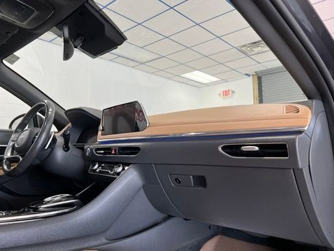 Used 2020 Hyundai Sonata Limited FWD image 14