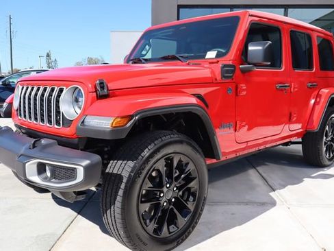 Used 2025 Jeep Wrangler Unlimited Sahara w/ Safety Group image 8