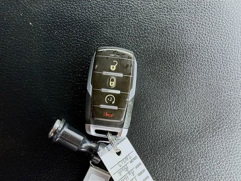 Used 2022 RAM 1500 Big Horn AWD/4WD image 33