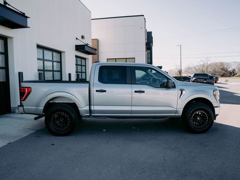 Used 2023 Ford F150 XLT w/ Trailer Tow Package image 9