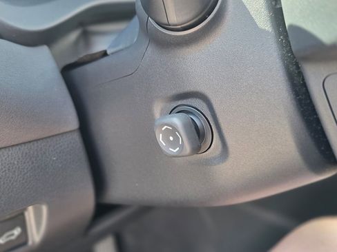 Used 2024 Toyota Venza Limited image 40