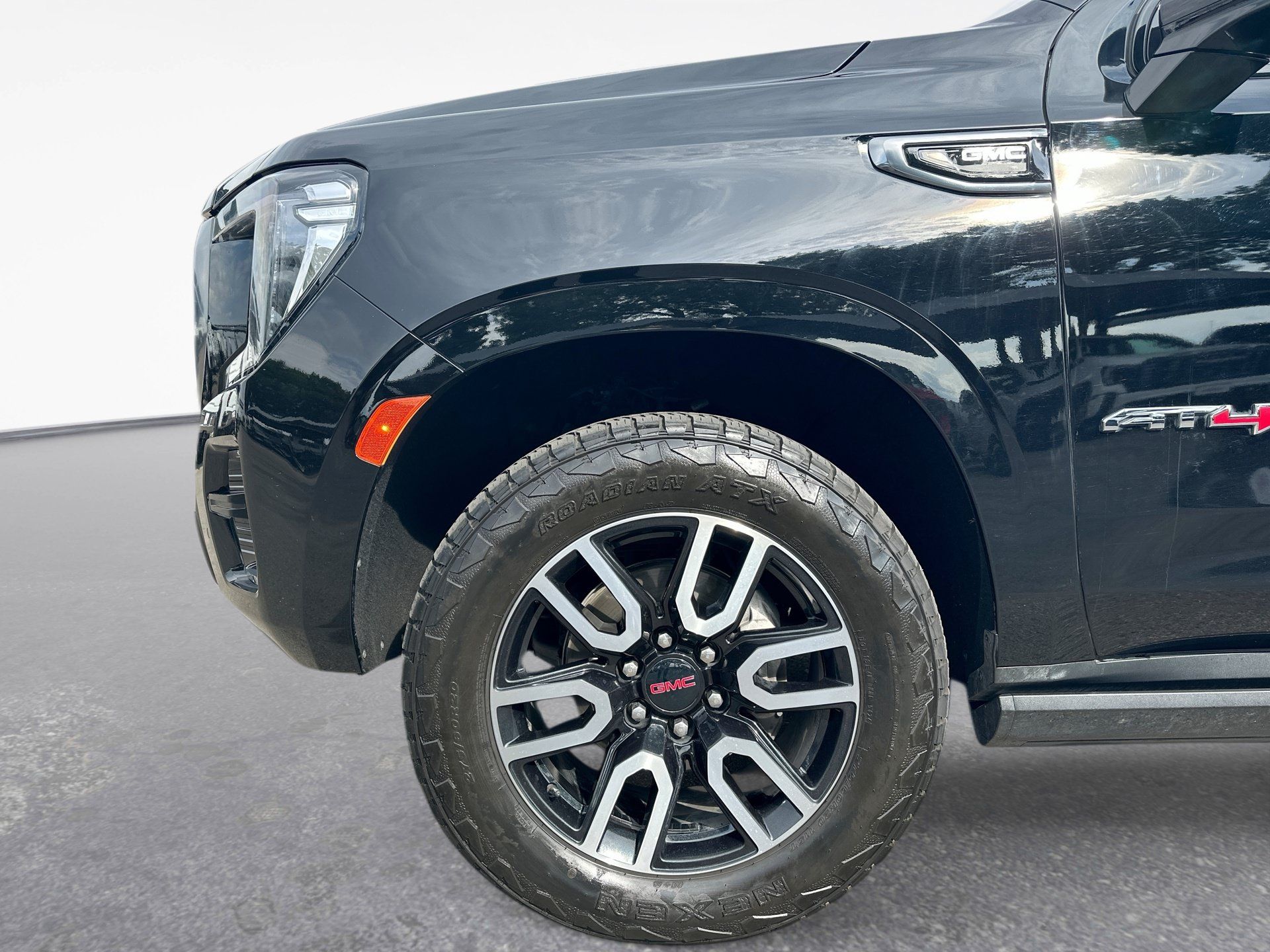 Certified 2023 GMC Yukon AT4 AWD/4WD image 11