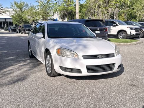 Used 2011 Chevrolet Impala LT w/ Luxury Edition Package FWD image 8