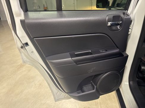 Used 2015 Jeep Patriot High Altitude image 28