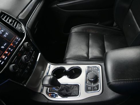 Used 2020 Jeep Grand Cherokee Overland image 23
