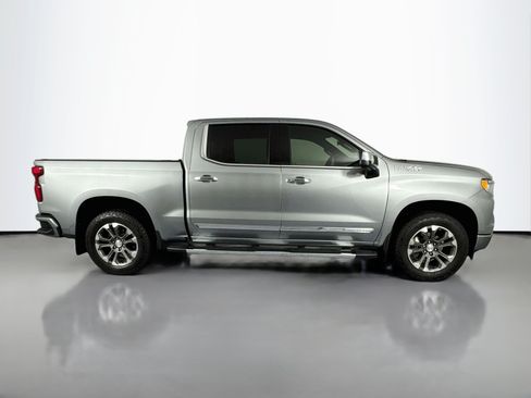 Used 2024 Chevrolet Silverado 1500 High Country w/ Z71 Off-Road Package AWD/4WD image 4