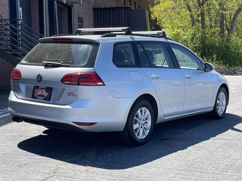 Used 2015 Volkswagen Golf S FWD image 3