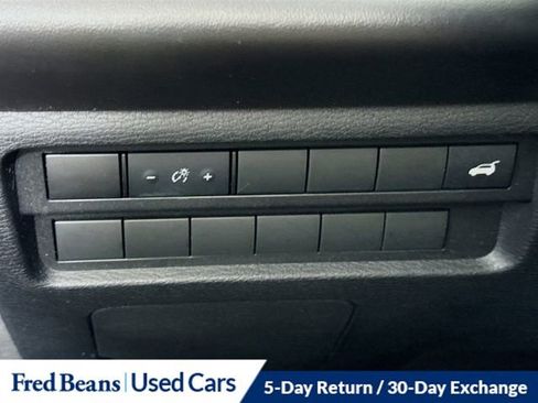 Used 2022 Mitsubishi Outlander SEL image 11