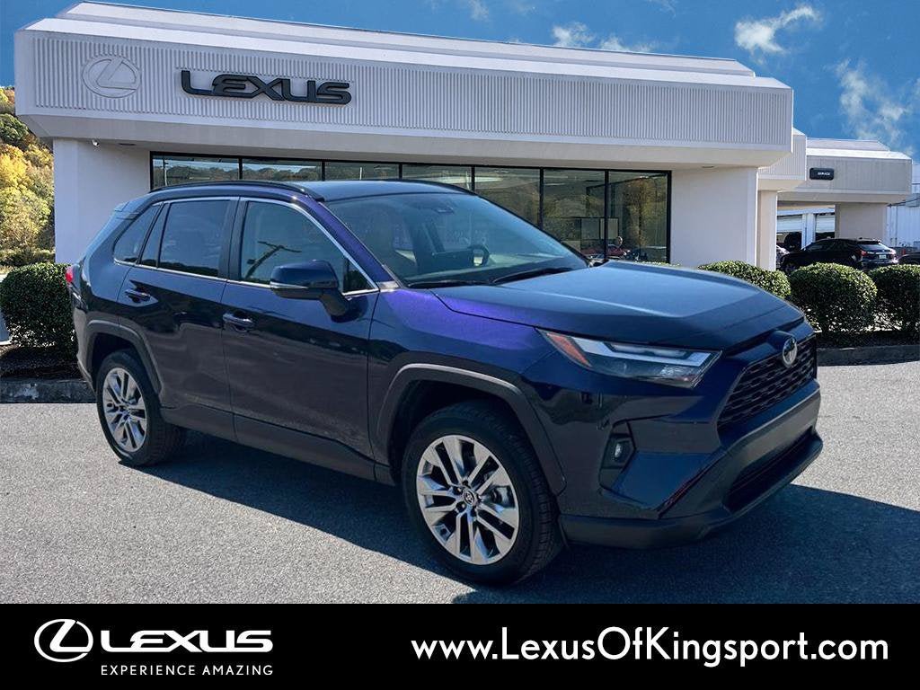 Used 2025 Toyota RAV4 XLE Premium w/ Weather Package AWD/4WD image 7