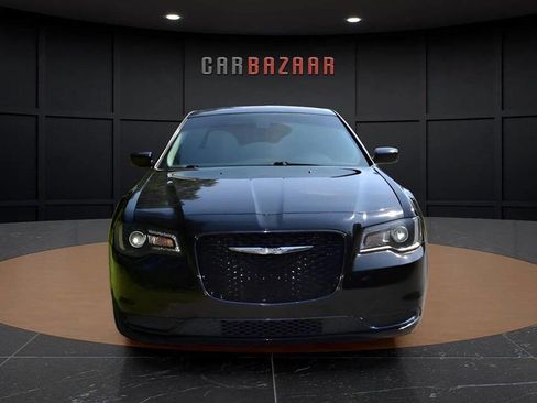 Used 2019 Chrysler 300 Touring w/ Sport Appearance Package image 5