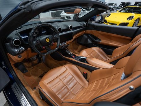 Used 2020 Ferrari Portofino image 21