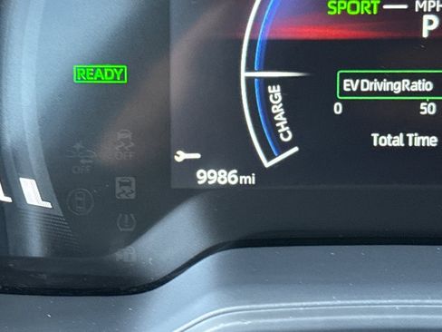 Certified 2025 Toyota Corolla SE image 30