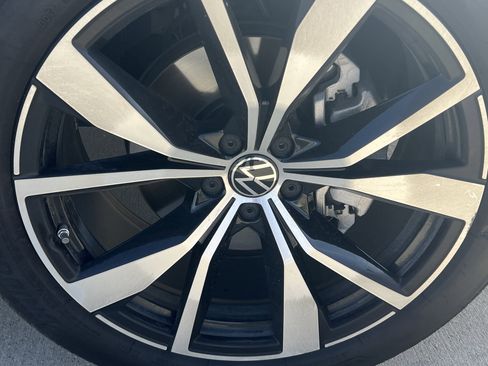 Certified 2025 Volkswagen Atlas Cross Sport SEL Premium R-Line image 12