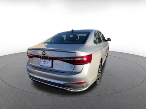 Used 2025 Volkswagen Jetta SE image 15