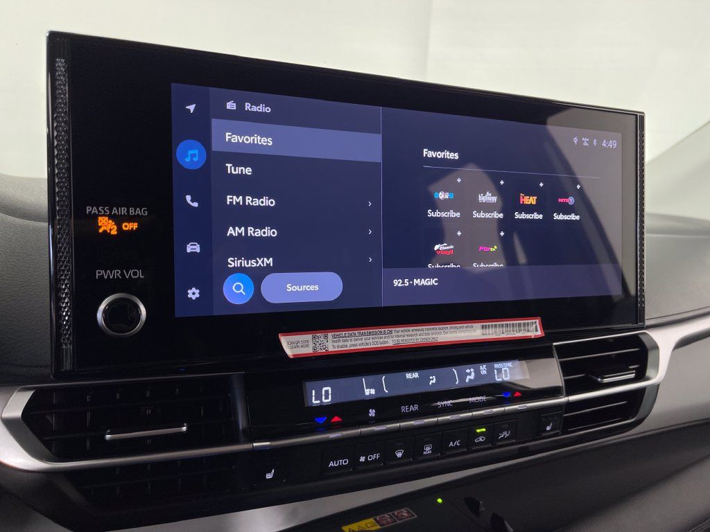 Certified 2025 Toyota Sienna XLE FWD image 20